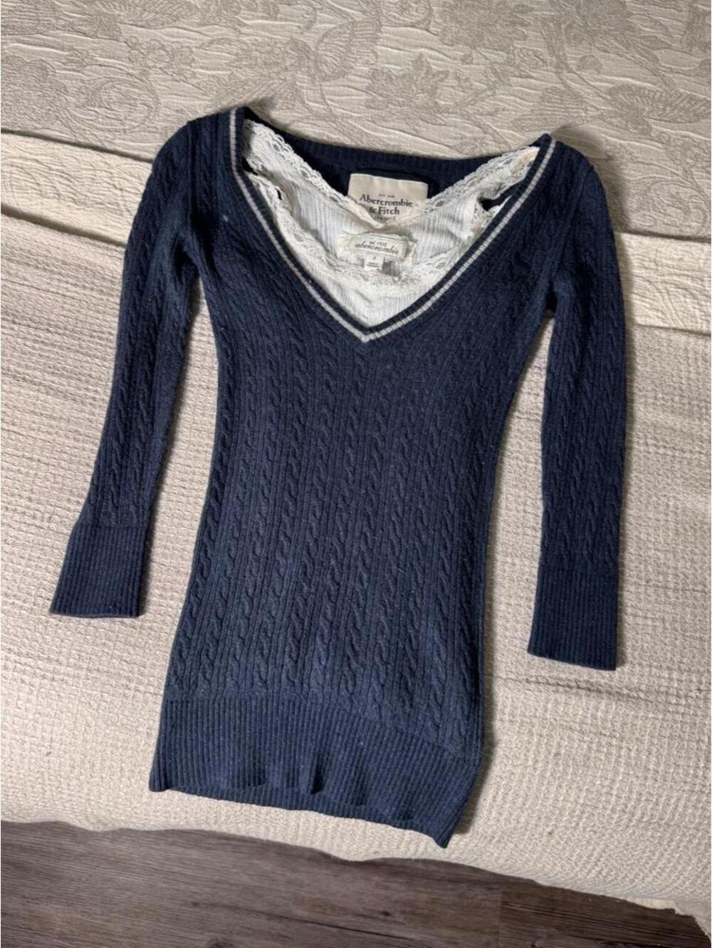 y2k abercrombie & fitch navy blue cable knit sweater